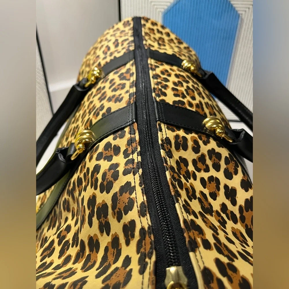 ⭐️SOLD⭐️ VERSACE DUFFLE BAG - Picture 7 of 16